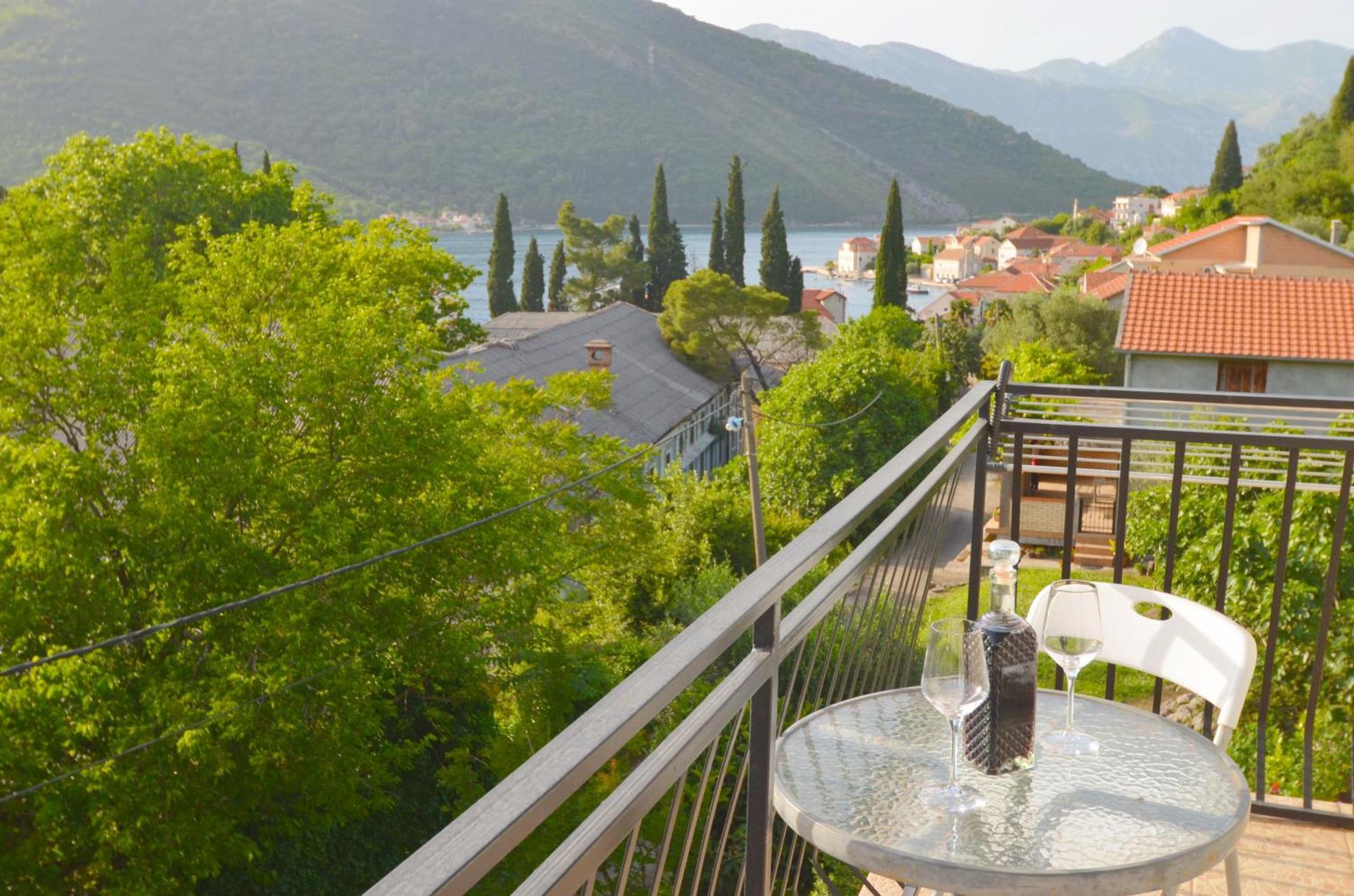 Apartments Dinko Zifra Tivat Extérieur photo